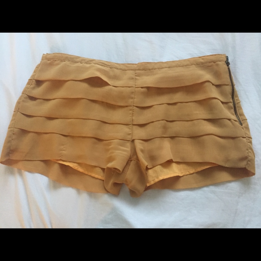 Cute ruffle shorts
